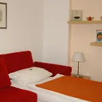 Appartement In Aeussere Neustadt Mit Terrasse