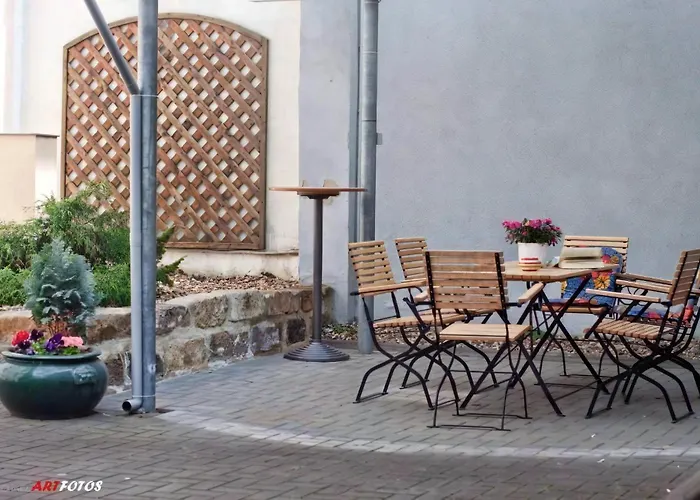 Appartement In Aeussere Neustadt Mit Terrasse